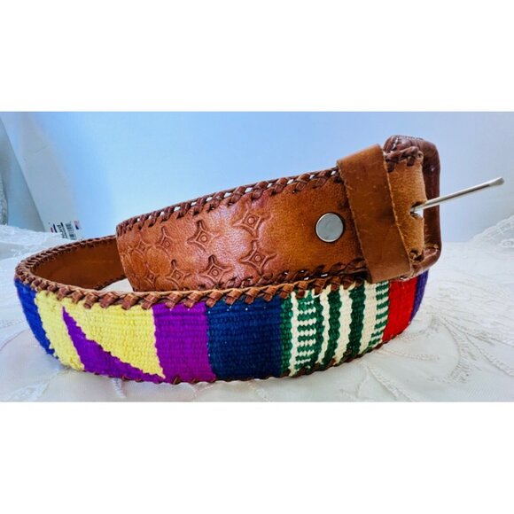 Vintage Women’s Hand Tooled Tapestry Wool & Leather Belt Size 29-32" Guatemala - Picture 1 of 10